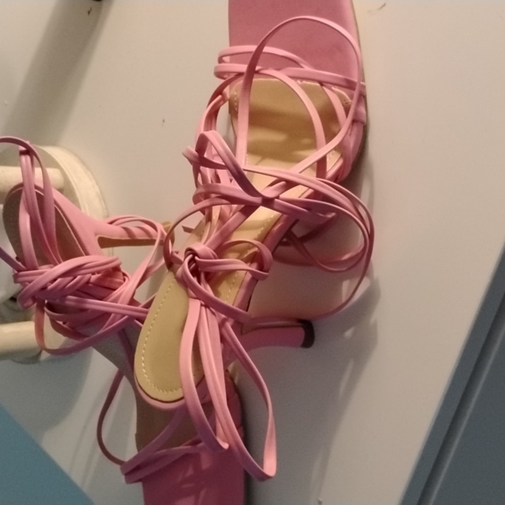 Pink heals - Picture 4 of 4